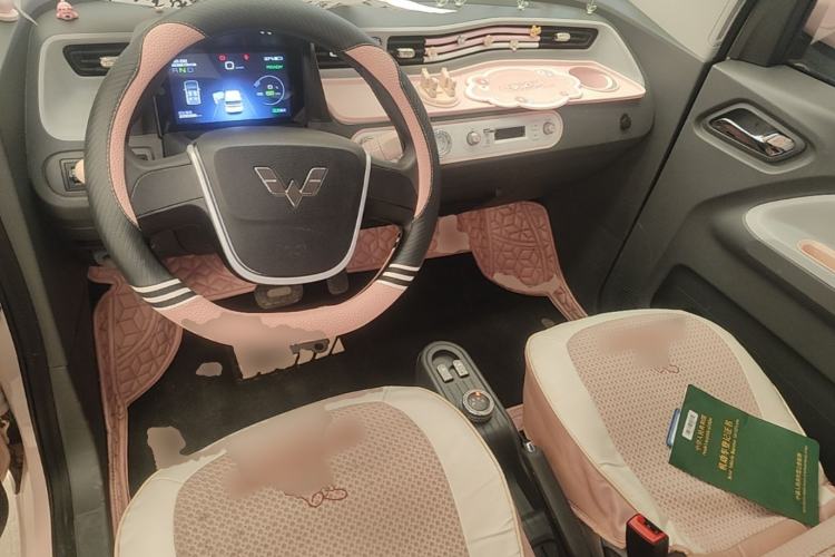 Used Wuling Hongguang MINIEV 2022 Macaron Premium Model – Lithium Ternary Battery Center Console