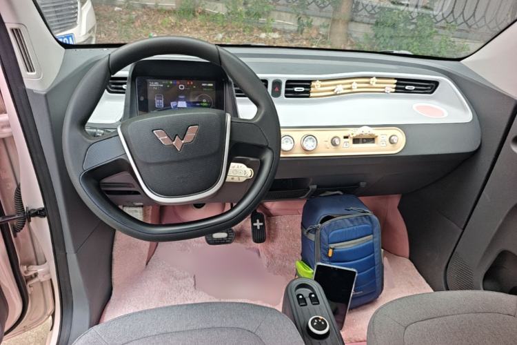 Used Wuling Hongguang MINIEV 2022 Macaron Premium Model – Lithium Iron Phosphate Center Console