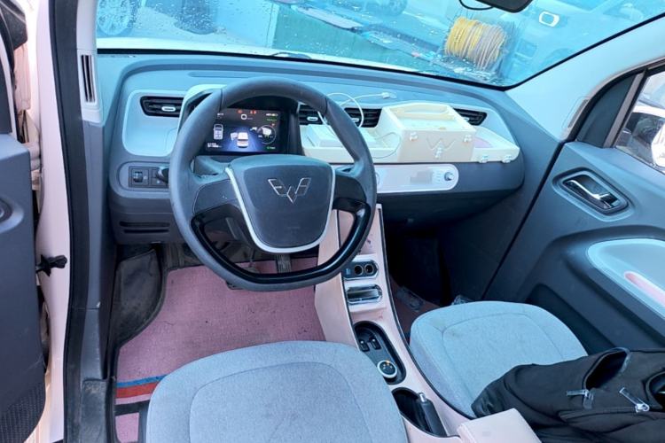 Used Wuling Hongguang MINIEV 2022 Macaron Premium Model – Lithium Iron Phosphate Center Console