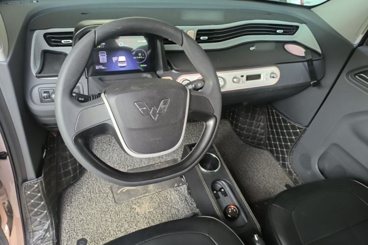Used Wuling Hongguang MINIEV 2022 Macaron Premium Model – Lithium Ternary Battery Center Console