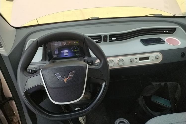 Used Wuling Hongguang MINIEV 2022 Macaron Premium Model – Lithium Iron Phosphate Center Console