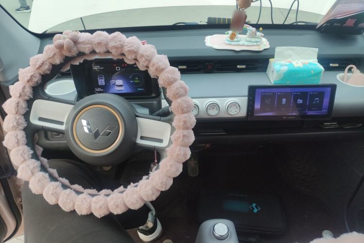 Used Wuling Hongguang MINIEV 2022 GAMEBOY 200km Gaming Edition with Lithium Iron Phosphate Center Console