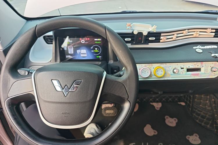Used Wuling Hongguang MINIEV 2022 Macaron Premium Model – Lithium Iron Phosphate Center Console