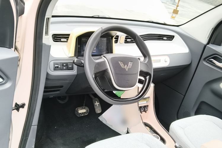 Used Wuling Hongguang MINIEV 2022 Macaron Premium Model – Lithium Iron Phosphate Center Console