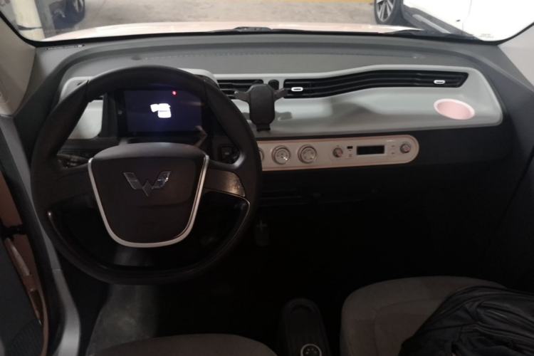 Used Wuling Hongguang MINIEV 2022 Macaron Premium Model – Lithium Ternary Battery Center Console