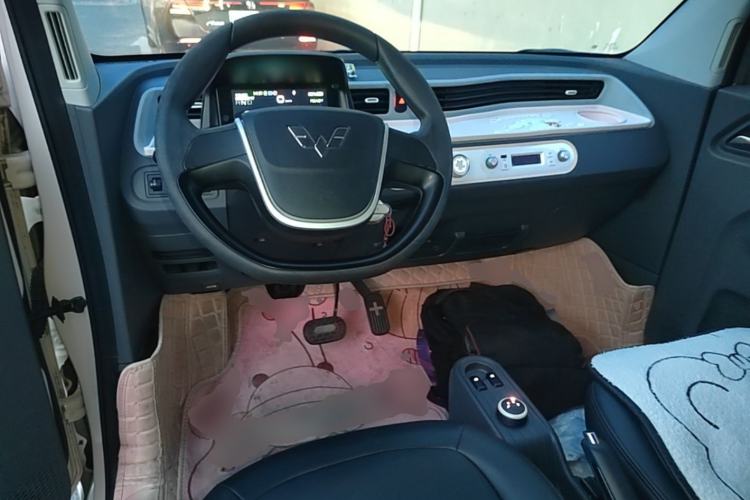 Used Wuling Hongguang MINIEV 2022 Macaron Premium Model – Lithium Ternary Battery Center Console