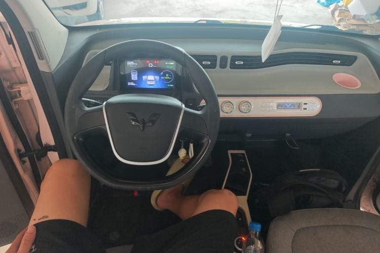 Used Wuling Hongguang MINIEV 2022 Macaron Premium Model – Lithium Iron Phosphate Center Console