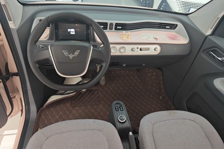 Used Wuling Hongguang MINIEV 2022 Macaron Fashion Model Lithium Iron Phosphate Center Console