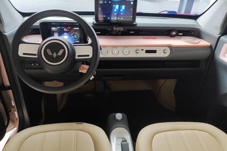 Used Wuling Hongguang MINIEV 2022 GAMEBOY 200km Gaming Edition with Lithium Iron Phosphate Center Console
