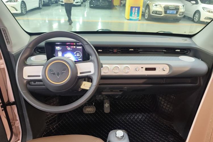 Used Wuling Hongguang MINIEV 2022 GAMEBOY 200km Play Edition with Lithium Iron Phosphate Center Console