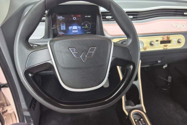 Used Wuling Hongguang MINIEV 2022 Macaron Premium Model – Lithium Iron Phosphate Center Console
