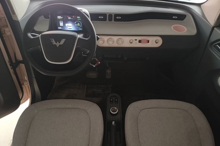 Used Wuling Hongguang MINIEV 2022 Macaron Premium Model – Lithium Iron Phosphate Center Console