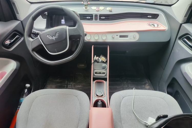 Used Wuling Hongguang MINIEV 2022 Macaron Premium Model – Lithium Ternary Battery Center Console