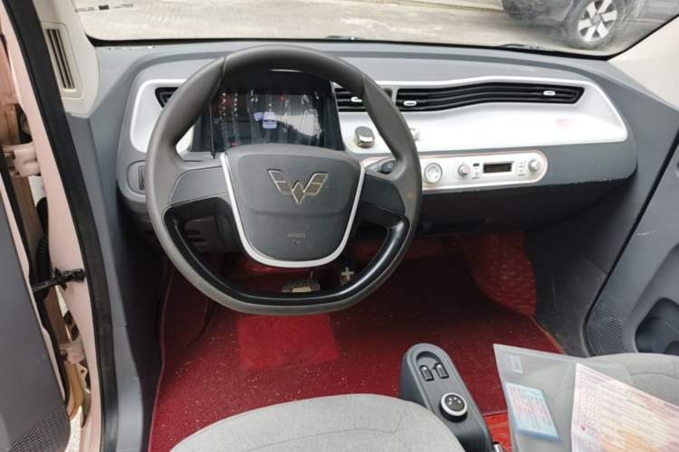 Used Wuling Hongguang MINIEV 2022 Macaron Premium Model – Lithium Iron Phosphate Center Console