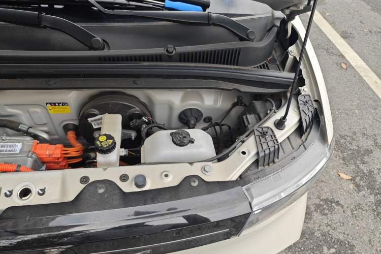 Used Wuling Hongguang MINIEV 2022 Macaron Premium Model – Lithium Iron Phosphate Engine Bay Left