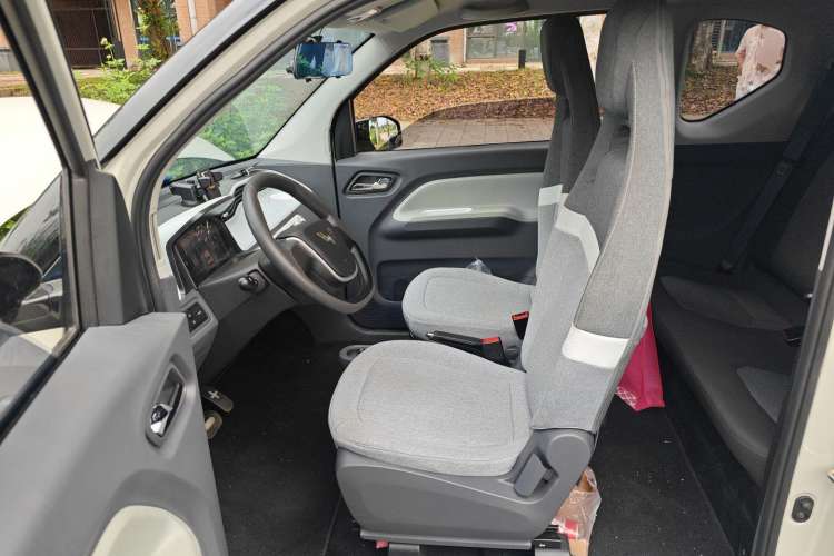 Used Wuling Hongguang MINIEV 2022 Macaron Premium Model – Lithium Iron Phosphate Left Front Seat