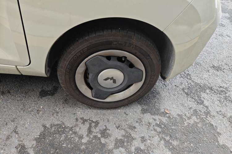 Used Wuling Hongguang MINIEV 2022 Macaron Premium Model – Lithium Iron Phosphate Right Front Wheel Hub