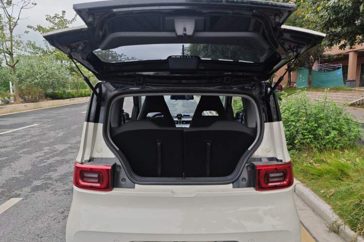 Used Wuling Hongguang MINIEV 2022 Macaron Premium Model – Lithium Iron Phosphate Trunk
