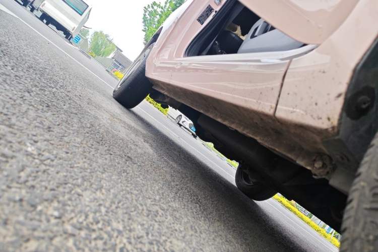 Used Wuling Hongguang MINIEV 2022 Macaron Fashion Model Lithium Iron Phosphate Chassis Front Right