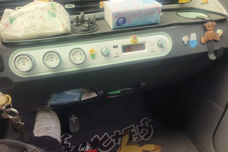 Used Wuling Hongguang MINIEV 2022 Macaron Fashion Edition Lithium-Nickel-Cobalt-Alpha-oxide Audio And AC Panel