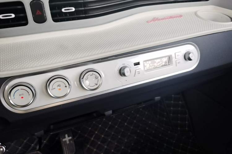 Used Wuling Hongguang MINIEV 2022 Macaron Premium Model – Lithium Iron Phosphate Audio And AC Panel