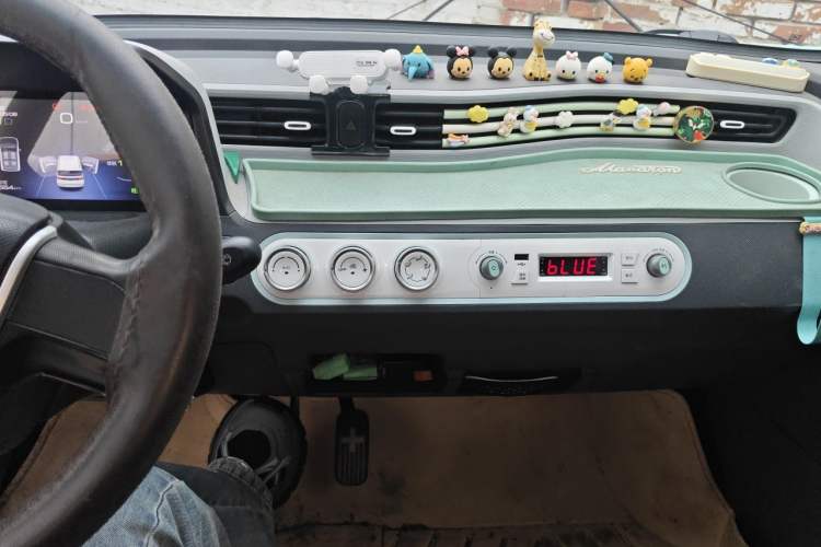 Used Wuling Hongguang MINIEV 2022 Macaron Fashion Model Lithium Iron Phosphate Audio And AC Panel