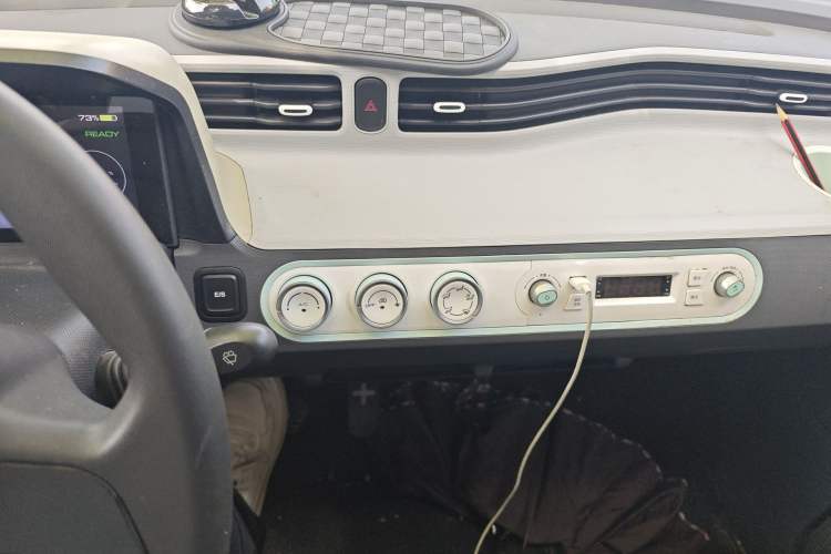 Used Wuling Hongguang MINIEV 2022 Macaron Fashion Model Lithium Iron Phosphate Audio And AC Panel