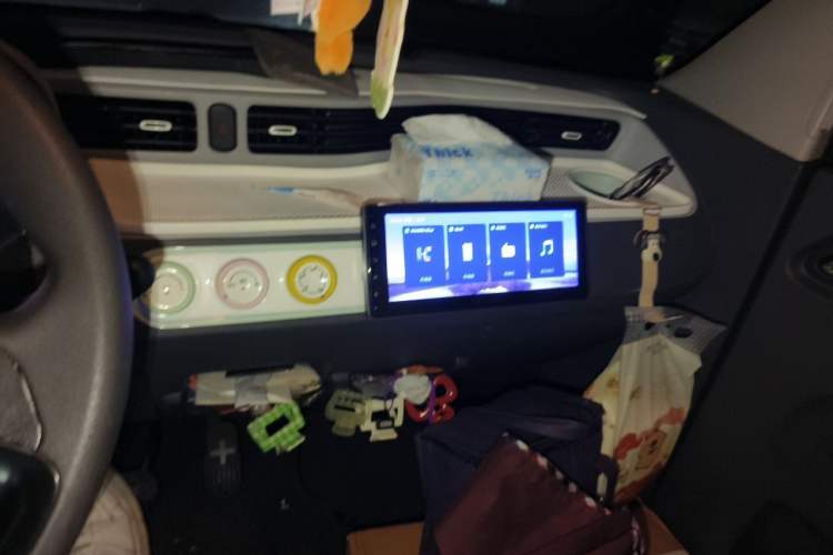 Used Wuling Hongguang MINIEV 2022 Macaron Premium Model – Lithium Iron Phosphate Audio And AC Panel