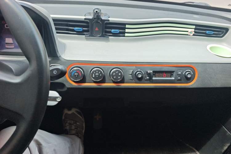 Used Wuling Hongguang MINIEV 2022 Enjoy Edition Lithium Iron Phosphate Audio And AC Panel