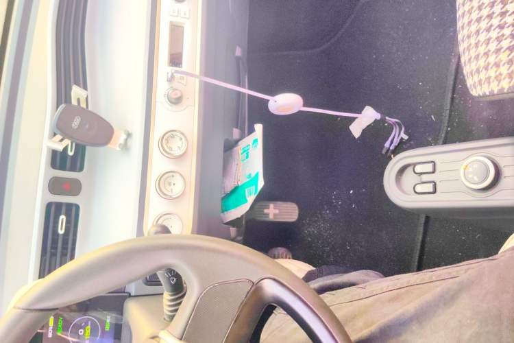 Used Wuling Hongguang MINIEV 2022 Macaron Premium Model – Lithium Iron Phosphate Audio And AC Panel
