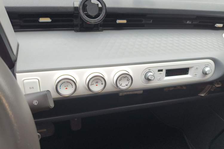 Used Wuling Hongguang MINIEV 2022 GAMEBOY 200km Gaming Edition with Lithium Iron Phosphate Audio And AC Panel