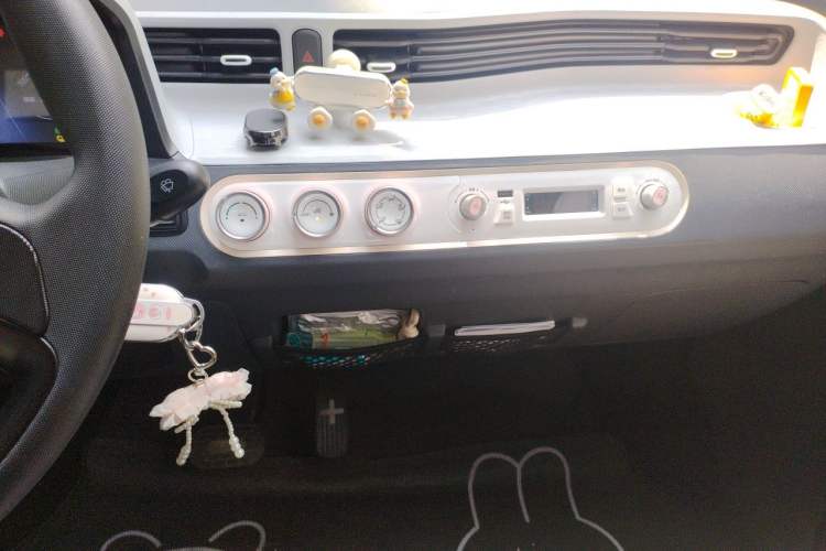 Used Wuling Hongguang MINIEV 2022 Macaron Colorful Edition Lithium-Ion Battery Audio And AC Panel