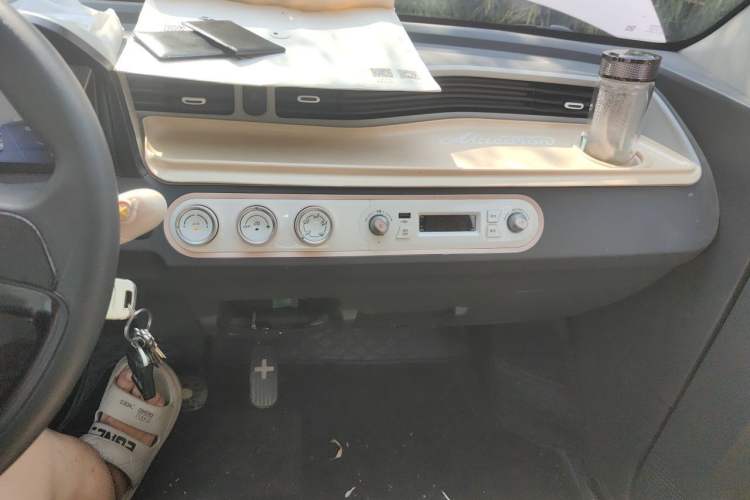 Used Wuling Hongguang MINIEV 2022 Macaron Fashion Model Lithium Iron Phosphate Audio And AC Panel