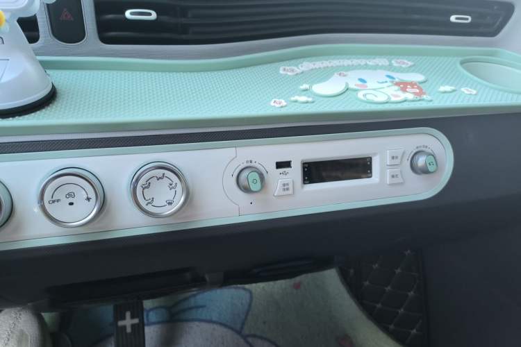 Used Wuling Hongguang MINIEV 2022 Macaron Premium Model – Lithium Iron Phosphate Audio And AC Panel
