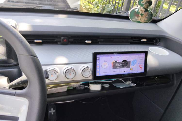 Used Wuling Hongguang MINIEV 2022 GAMEBOY 300km Enthusiast Model with Lithium Iron Phosphate Audio And AC Panel