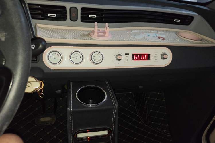 Used Wuling Hongguang MINIEV 2022 Macaron Premium Model – Lithium Ternary Battery Audio And AC Panel