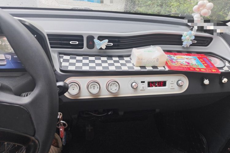Used Wuling Hongguang MINIEV 2022 Macaron Fashion Model Lithium Iron Phosphate Audio And AC Panel