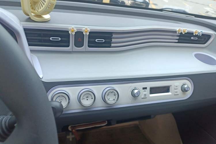 Used Wuling Hongguang MINIEV 2022 Macaron-Color Edition Lithium Iron Phosphate Audio And AC Panel