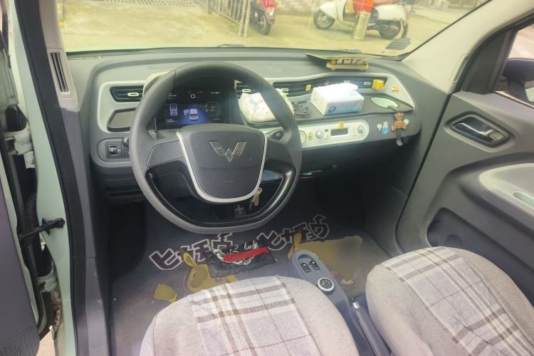 Used Wuling Hongguang MINIEV 2022 Macaron Fashion Edition Lithium-Nickel-Cobalt-Alpha-oxide Center Console