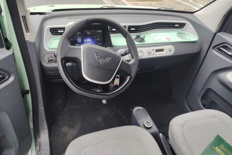 Used Wuling Hongguang MINIEV 2022 Macaron Fashion Model Lithium Iron Phosphate Center Console