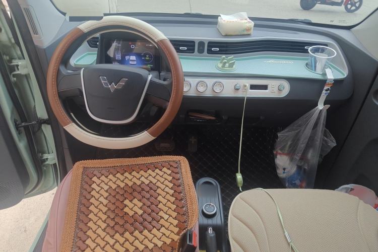 Used Wuling Hongguang MINIEV 2022 Macaron Premium Model – Lithium Iron Phosphate Center Console