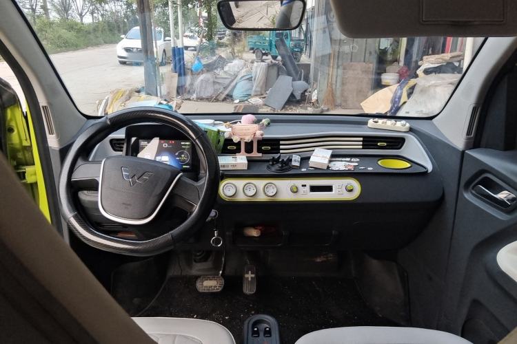 Used Wuling Hongguang MINIEV 2022 Macaron-Color Edition Lithium Iron Phosphate Center Console