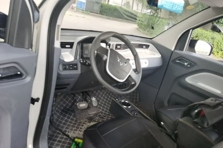 Used Wuling Hongguang MINIEV 2022 Macaron Premium Model – Lithium Iron Phosphate Center Console