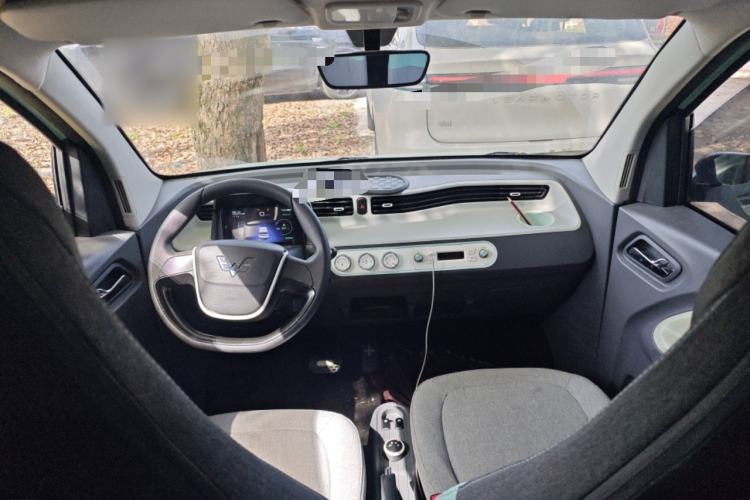 Used Wuling Hongguang MINIEV 2022 Macaron Fashion Model Lithium Iron Phosphate Center Console