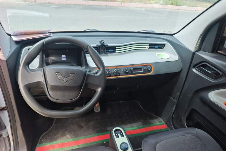 Used Wuling Hongguang MINIEV 2022 Enjoy Edition Lithium Iron Phosphate Center Console