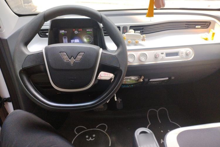 Used Wuling Hongguang MINIEV 2022 Macaron Colorful Edition Lithium-Ion Battery Center Console