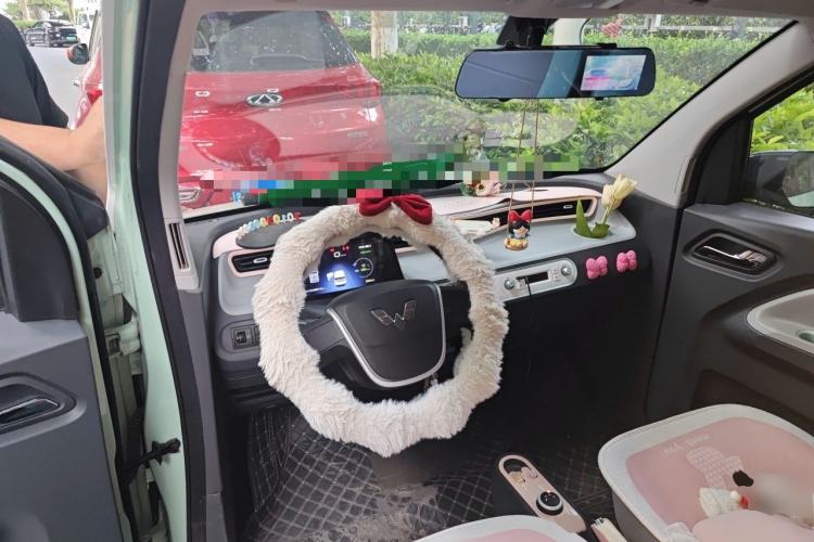 Used Wuling Hongguang MINIEV 2022 Macaron Premium Model – Lithium Iron Phosphate Center Console