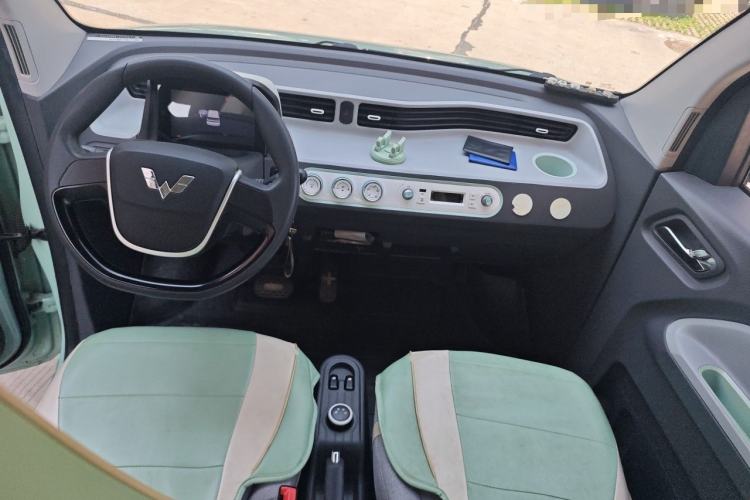 Used Wuling Hongguang MINIEV 2022 Macaron-Color Edition Lithium Iron Phosphate Center Console