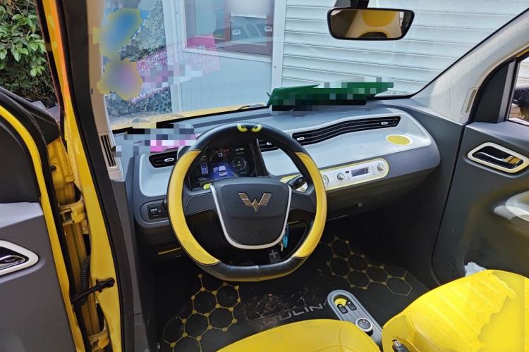 Used Wuling Hongguang MINIEV 2022 Macaron Fashion Edition Lithium-Nickel-Cobalt-Alpha-oxide Center Console