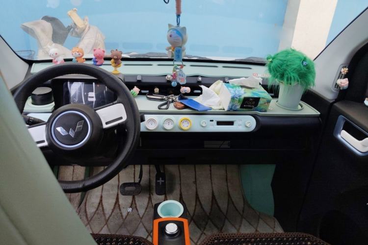 Used Wuling Hongguang MINIEV 2022 GAMEBOY 200km Gaming Edition with Lithium Iron Phosphate Center Console